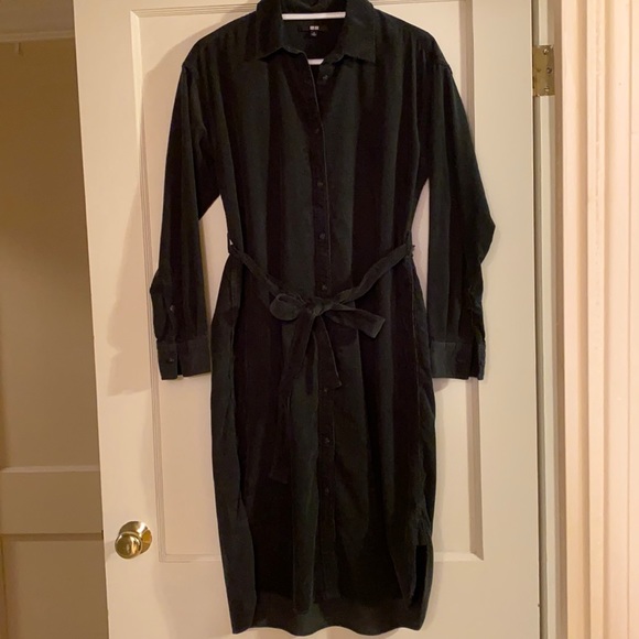 Uniqlo Dresses & Skirts - Uniqlo green corduroy button down tie waist dress
